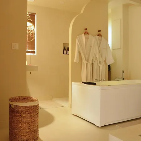 Casa Cinta - Sanctuaire Balinais Avec Baignoire Balneo Et Cinema Prive アパート *